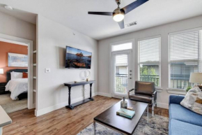 Modern Apartment Close to Downtown, Wifi, Pool, Gym